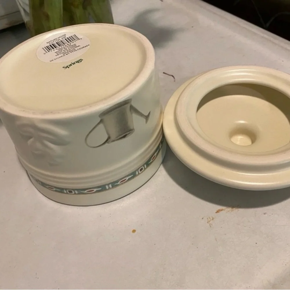 Pfaltzgraff Cream Ceramic Bath Storage Jar